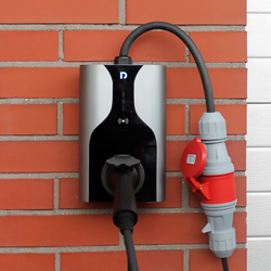 NORA EV charger 7.4kW